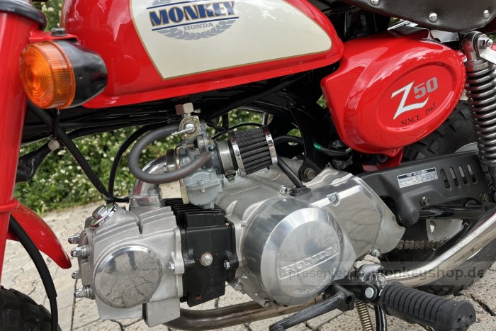 Honda Monkey Z50 rot 108cc + OVER 1in2 Auspuff LEGAL Motorradzulassung
