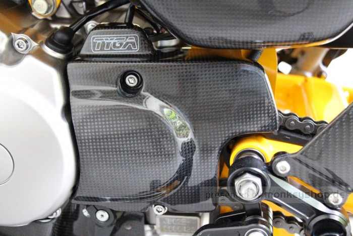 TYGA Carbon Motordeckel Ritzel f. Monkey 125 JB02