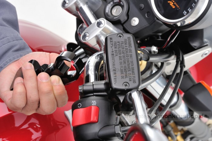 Daytona Universalhalter Lenkerklemme Aluminium schwarz eloxiert