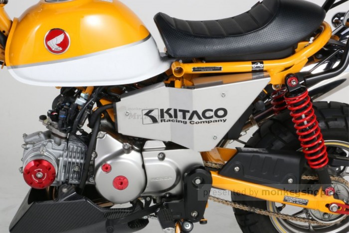 Kitaco Seitendeckel links Edelstahl f. Monkey 125 JB02