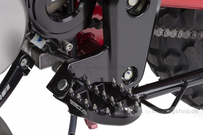 ZETA Fußrasten CNC Aluminium schwarz eloxiert f. Monkey 125 + MSX + Dax 125