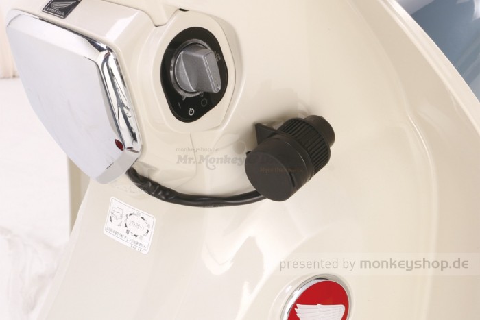 Kitaco USB 2-Fach Steckdose f. Super Cub 125 JA48