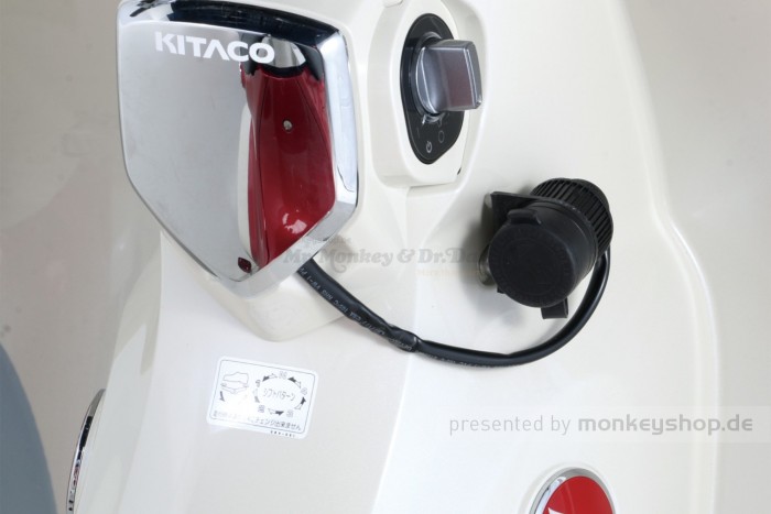 Kitaco USB 2-Fach Steckdose f. Super Cub 125 JA58