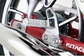 Kitaco Fußrastenanlage Sozius Beifahrer hinten Aluminium CNC f. Super Cub 125